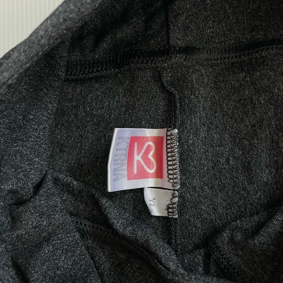 KTRNA activewear company shorts - Picture 3 of 3